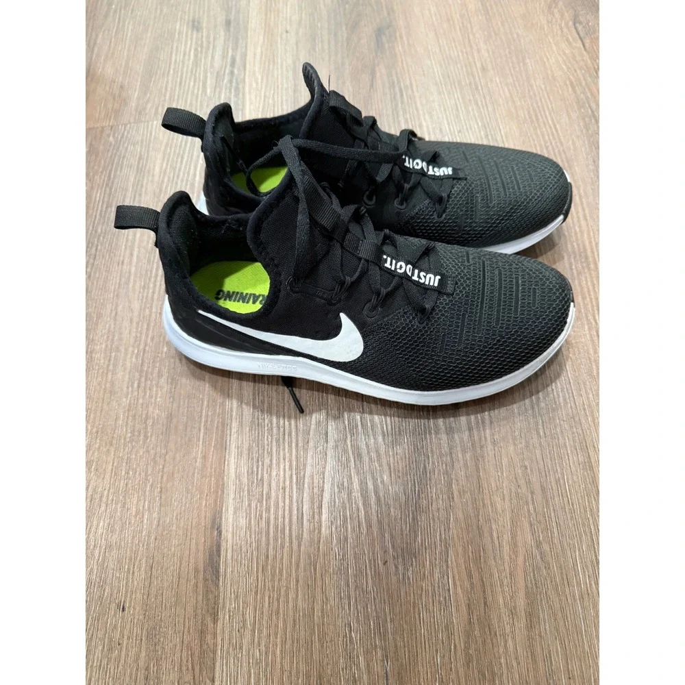 Nike Free TR 8‎ Womens Training Shoes Black White 942888-001 Sneakers